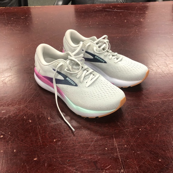 Brooks Shoes - Brooks Gray and Pink Athletic Shoes for Running